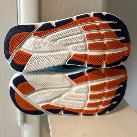 Altra Via Olympus Women's Sneakers Light Blue Road Running Shoes Sz 6 *Note Pics - Picture 8 of 11